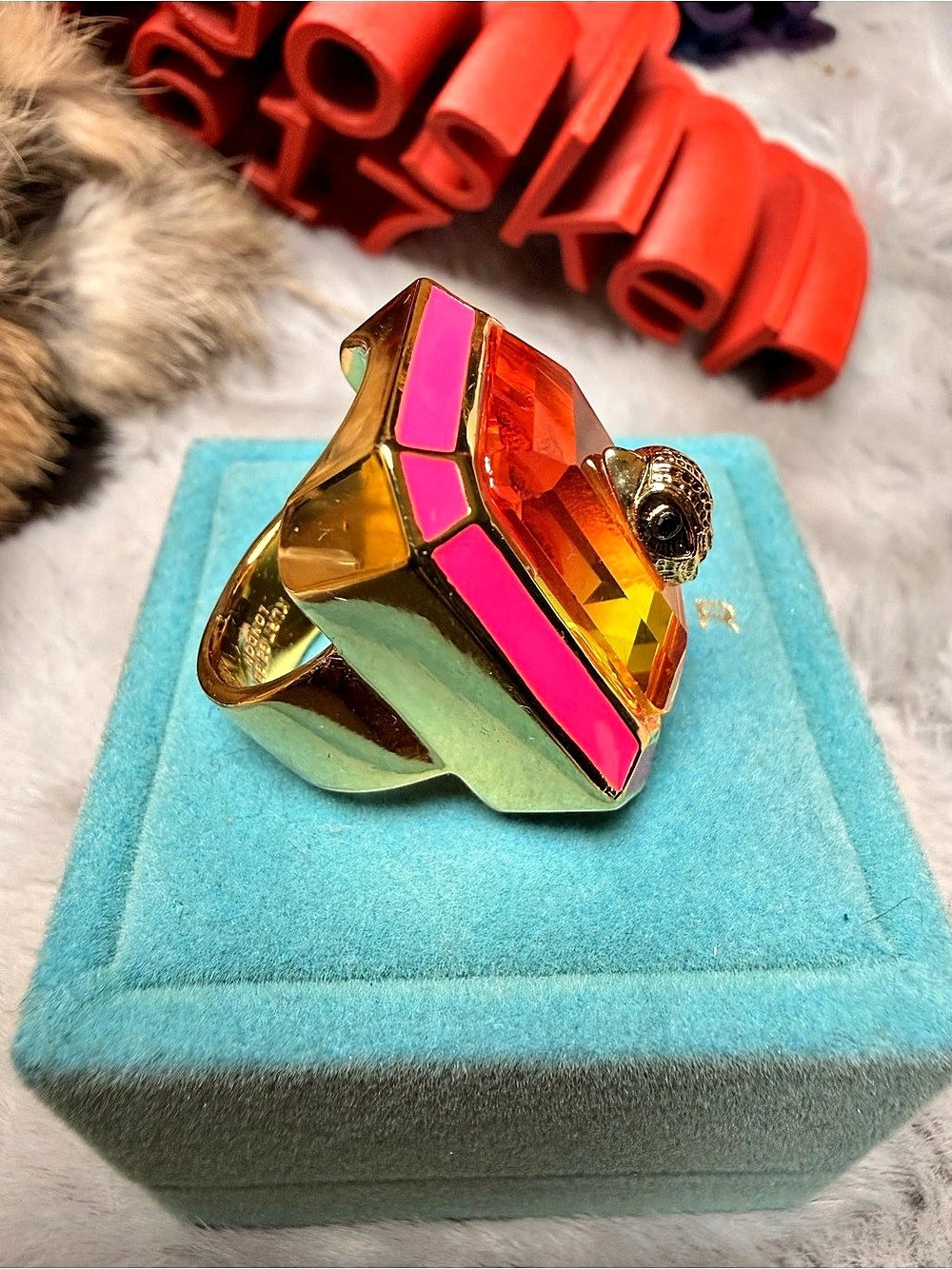 Kurt Geiger London Crystal Eagle Ring Pink & Gold Statement Ring Like New - Picture 7 of 13